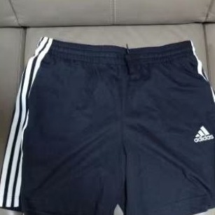 全新未使用 adidas 愛迪達 男運動短褲-五分褲 慢跑 休閒 愛迪達 黑色 L號（有包裝）
