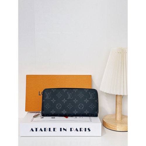 歐美代購??臺灣現貨 Louis Vuitton｜LV 男款 ㄇ型拉鍊長夾 M11611