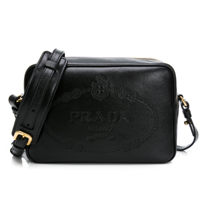 【PRADA 普拉達】PRADA 壓紋字母方包 (黑) __DVSHOP 保證正貨 台灣現貨不用等