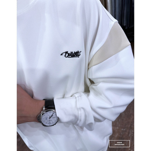 『新品上市』重磅B刺繡拼接大學T-白(NOF2309B5533)