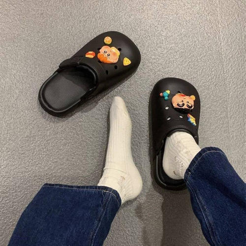 暴躁小新洞洞鞋女