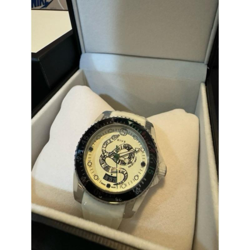 Gucci dive 黑白銀蛇 潛水錶 矽膠錶帶 保證正品?