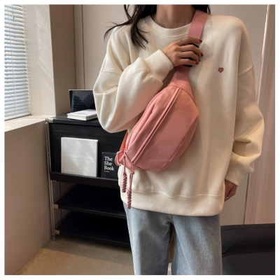 【RuRu】小眾包包 帆布斜挎運動包腰包 帆布材質 長32 寬15 (cm) 粉 米 橘 黑
