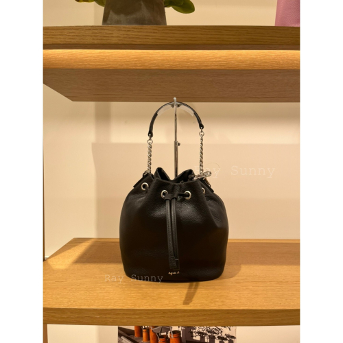 RS代購 - Agnes b全新正品優惠 Agnes b配件-皮革雙背帶金屬logo水桶包 贈送品牌袋子
