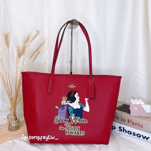 美國代購??台灣現貨 Coach 聯名款 壞皇后大托特 限定款托特包 肩背包0