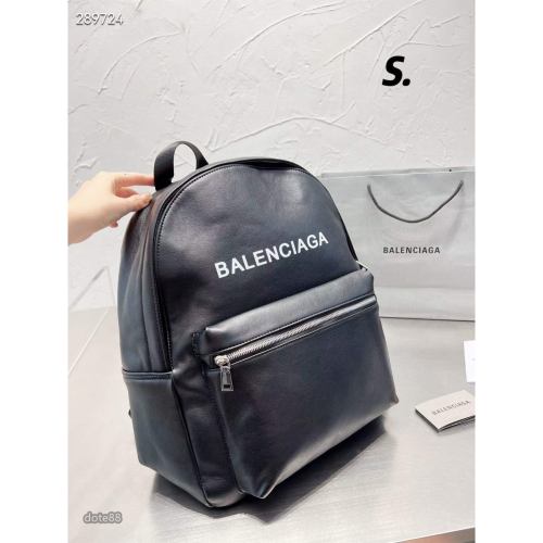 【Balenciaga】巴黎世家男生女生明星同款雙肩背包書包旅行包耐磨耐用多功能容量大拉鍊隔層生日禮物簡便實用防水拉鍊