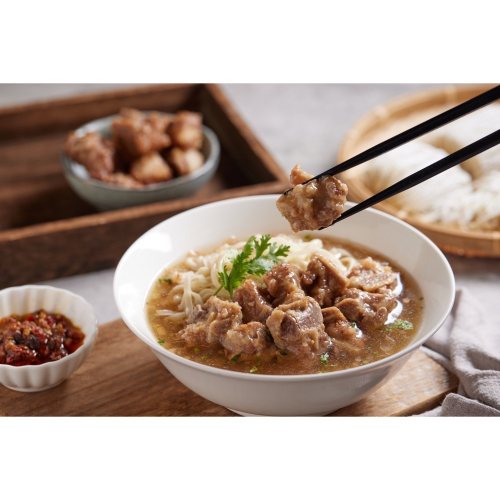 古早味蒜香排骨酥麵