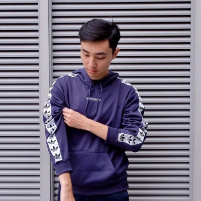 【噢飛炫】ADIDAS TNT TAPE HOODY 復古 三葉草 側袖Logo 長袖連帽T 深藍 XS~L