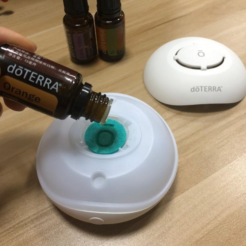 現貨 7彩LED風扇香薰機 擴香儀充電隨身便攜車用香薰機 USB供電AAA電池薰香機 靜音 精油芳香器