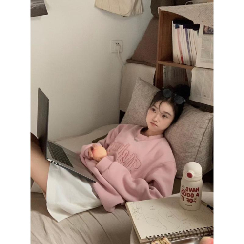E’nes ?? 草莓蛋糕?百搭大學踢