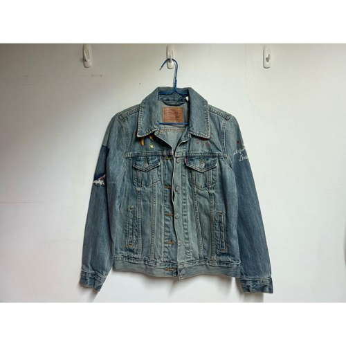 《可刷卡分期、可議價》LEVIS 牛仔外套 BOYFRIEND版型 淺藍 刺繡 鯊魚 XS