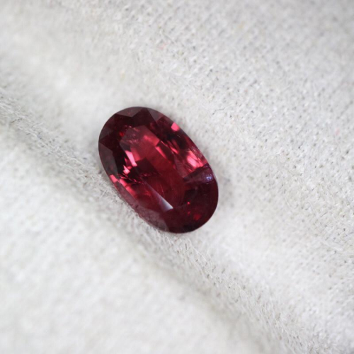【艾爾莎寶石+】【附證】1.27ct 天然無燒坦尚尼亞 紅寶尖晶石Spinel 濃郁艷紅色 火光超強淨度高