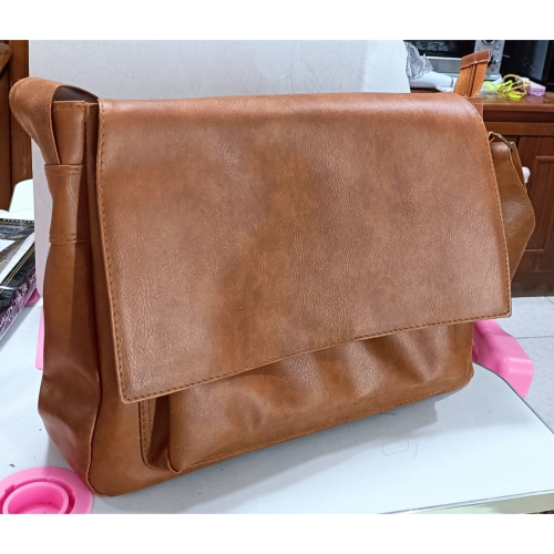 現貨泰國製 手工包 潮牌包 郵差包 書包長37×寬12.5×高27