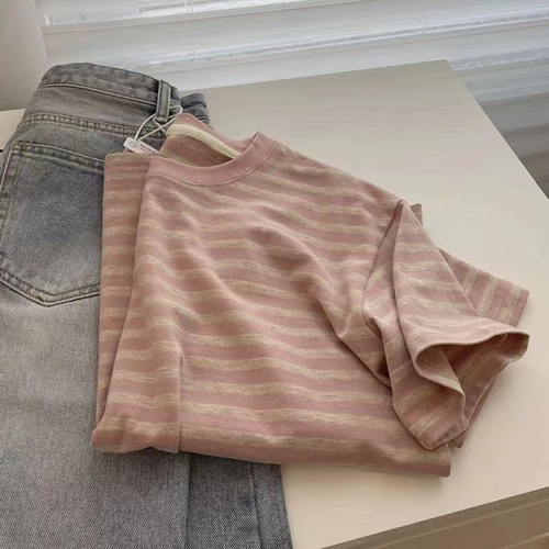 奈看服飾/ 顯白!淡色玫瑰粉顯白韓風色條紋棉質T 三色可選
