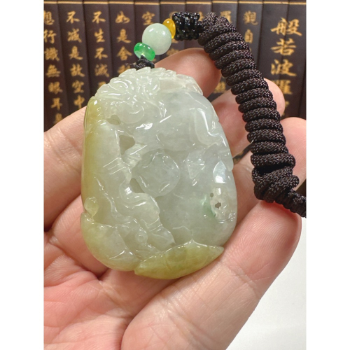 天然翡翠A貨-發財如意諸事順利事業有成福氣小豬厚庄掛件 商品編號：070903
