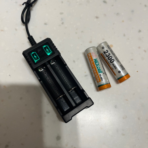 電池充電器 3號 AA 4號 AAA 充電指示燈 充電電池 鎳氫電池 鎳氫充電器鋰電池充電器 雙槽 多功能電池充電器 L