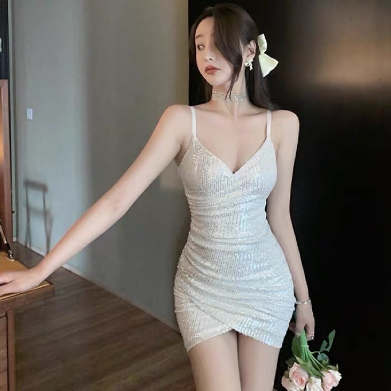 ❤️銀白S- L 性感 夜店 女神 亮片 珠片 短裙 深V v領 吊帶 包臀 連衣裙 洋裝 表演 禮服