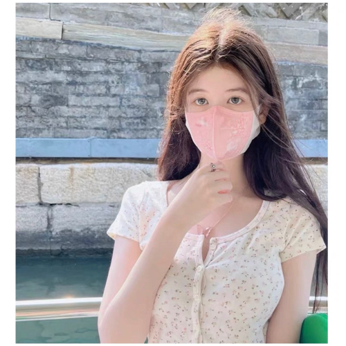 BM Brandy Melville 短袖T 袖 小可愛 貼身內搭 甜心純欲碎花 純棉提花 修身顯瘦 單穿打底都好看 舒