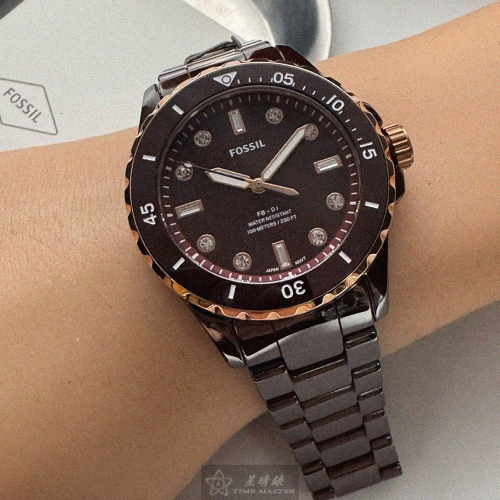 FOSSIL手錶,編號FS00134,36mm桃紅色圓形陶瓷錶殼,桃紅色中三針顯示錶面,桃紅色陶瓷錶帶款,暢銷熱賣!