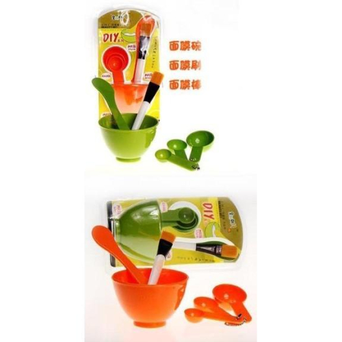 【夜市王】DIY美容必備 4件套面膜碗+面膜棒+面膜刷+計量器 45元