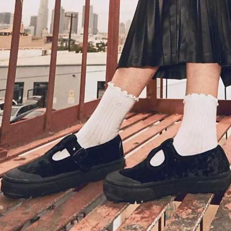 [unclev1966] 代購 STYLE 93 CRUSHED VELVET 23FW 黑色 黑天鵝 絨毛 瑪莉珍鞋