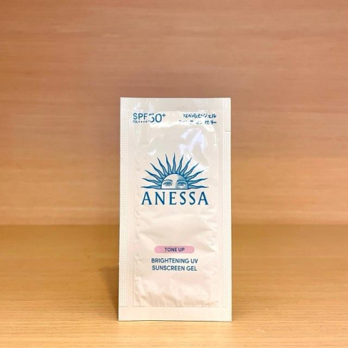 栗子美妝?｜即期品特價 ANESSA 安耐曬 美光燈潤色防曬凝膠N 4g 試用包 中文標 試用品 臉部防曬