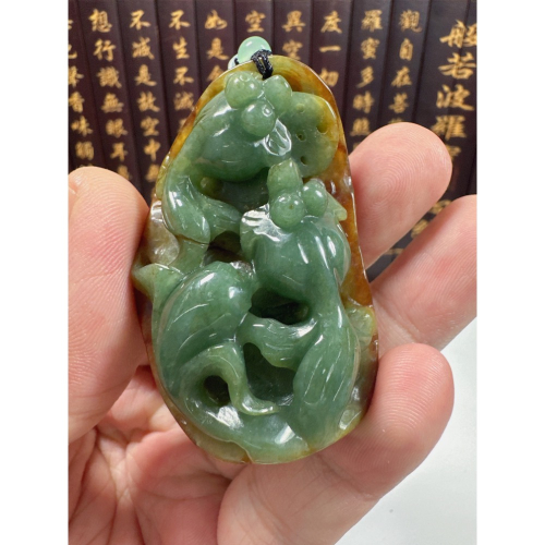 天然翡翠A貨-雙魚戲珠發財如意年年有餘立體厚庄掛件 商品編號072303