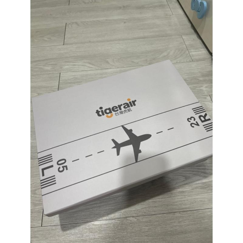 買一送一 現貨商品 全新商品 台灣虎航 航空迷限定 飛機跑道收納紙盒