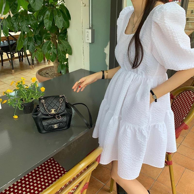 ⭐?? ?????⭐️ 現貨實拍 俏麗女孩方領後綁蓬袖短洋裝 (預購)