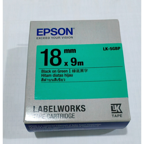 EPSON 18mmx9m 標籤帶 （綠底黑字）