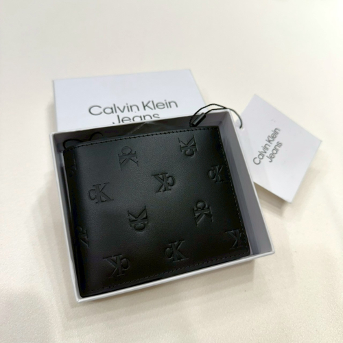 【CK｜全新】現貨 CALVIN KLEIN 錢包 短夾 滿版壓紋 八卡短夾 禮盒組｜Little Bee 小蜜蜂精品