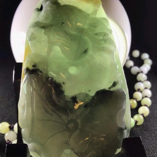 天然緬甸A貨 翡翠 二月二 龍抬頭， 四喜（黃翡 、綠翠 、白底 、烏雞）荷葉 龍 牌 神龍出水 龍飛昇天 出清價
