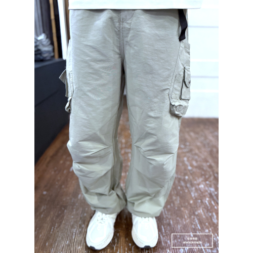 『新品上市』重磅多口袋綁帶工裝寬褲-卡其(NOF25029001)