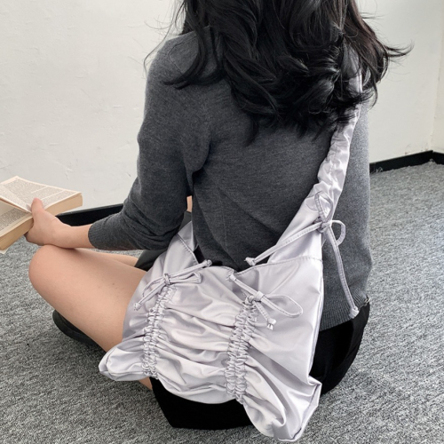 綢緞感?♥軟皮⤴斜背好好看『U539』皺褶感抽繩單肩斜跨包 皺褶包 抽繩包 單肩包 腋下包 側背包 肩背包