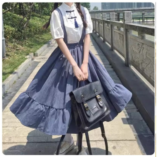日系學院風背帶裙夏季新款復古少女感夏裝甜美可愛學生連身裙襯衫+藍色背帶裙【2件裝】;S碼 45公斤以下