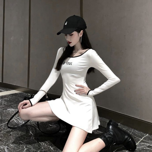 秋裝新款復古性感修身大圓領白色連衣裙女收腰氣質內搭短裙子長袖