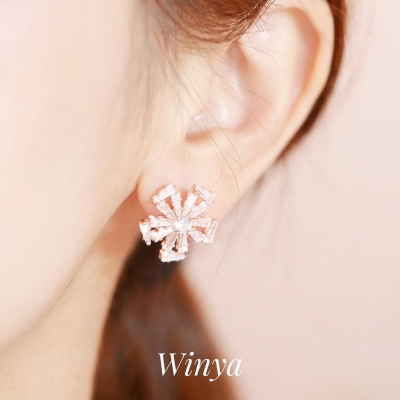 【winya 韓國飾品 現貨 】正韓 晶亮花朵耳環 限量現貨