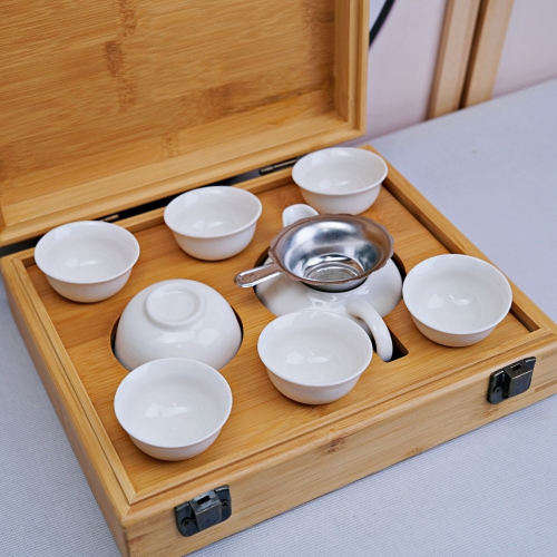 【全館滿599免運】掀蓋竹盒白瓷旅行茶具組 1海1漏1蓋碗6杯1夾子1茶巾 附出水管 旅行茶具 茶具組 白瓷茶具組【自在
