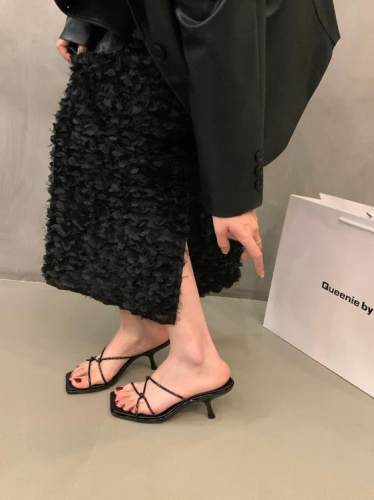 法式小眾高級感銀色涼拖鞋外穿仙女鞋子2023年新款夏季高跟鞋涼鞋