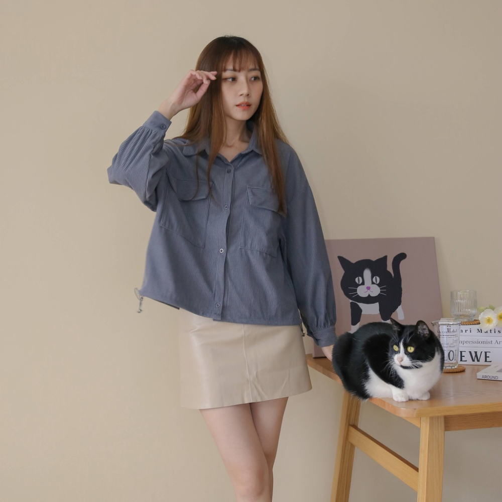【Our Studio】短版燈芯絨下抽繩長袖落肩口袋襯衫 灰藍色 咖啡色 黑色(現貨)