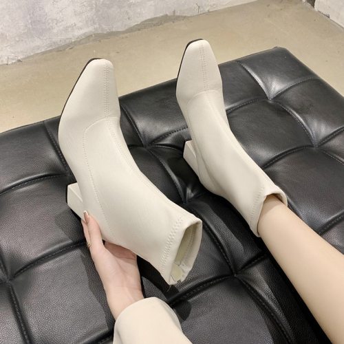 法式氣質高跟短靴女粗跟2021薄款秋冬季裸靴尖頭瘦瘦靴子白色單靴