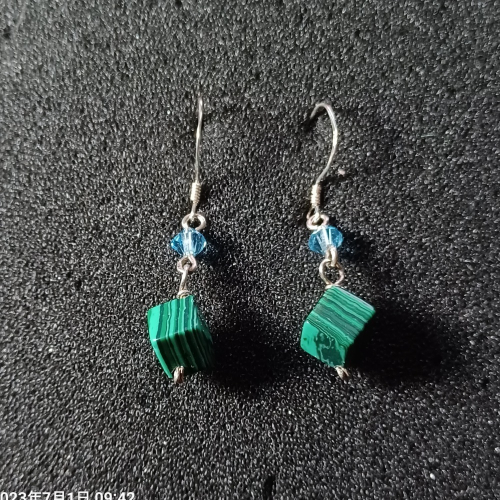 孔雀石方塊耳環