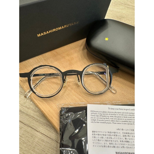 『VITA』【日製品牌眼鏡｜丸山正宏 MASAHIROMARUYAMA 不對稱鏡片平光眼鏡】