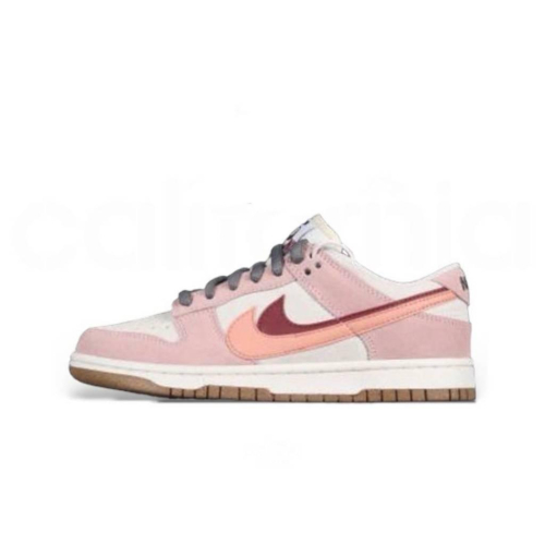 ? Dunk Low SE 85 雙勾/粉白/椰奶粉深灰 DO9457-120 女款鞋